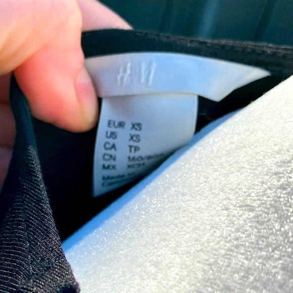 Gorgeous Black Top - Picture 5 of 5